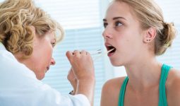 Bệnh viêm họng có thể xuất hiện ở mọi lứa tuổi