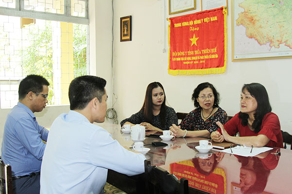 Nhất Nam Y Viện đến thăm Hội đông y tỉnh Thừa Thiên Huế