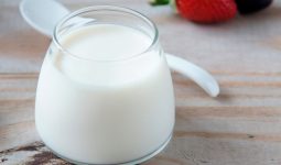 Cách làm sữa chua úp ngược cực ngon từ sữa đặc đơn giản tại nhà
