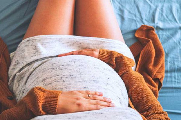 Bị viêm lộ tuyến cổ tử cung khi mang thai có nguy hiểm không?