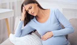 Vì sao mẹ bầu lại bị đau đầu khi mang thai? 1